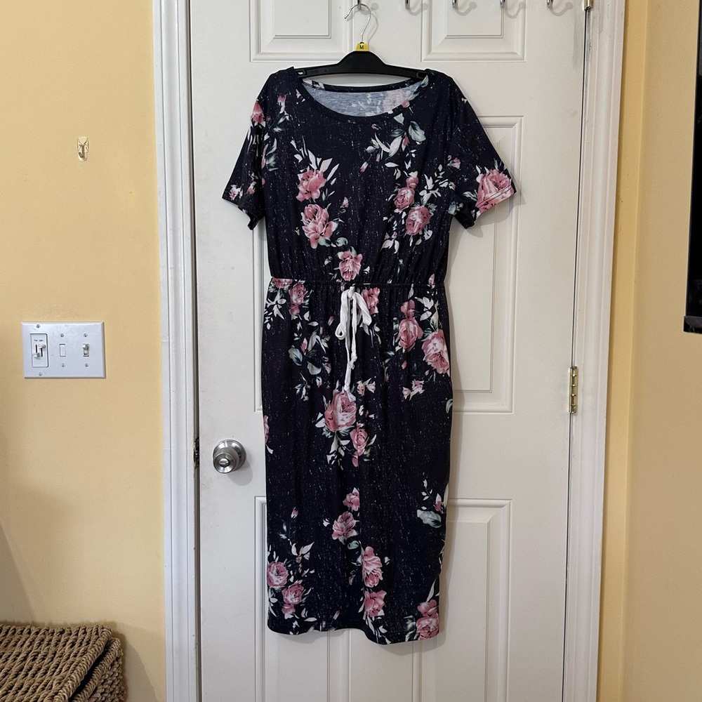 SHEIN Short Sleeve Floral Elastic Waist Midi Length Dress Size L